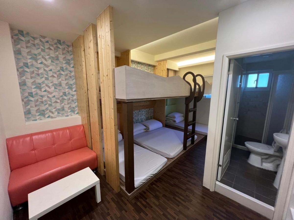 Apartamento 逢甲柏斯青年旅棧 Taichung Exterior foto