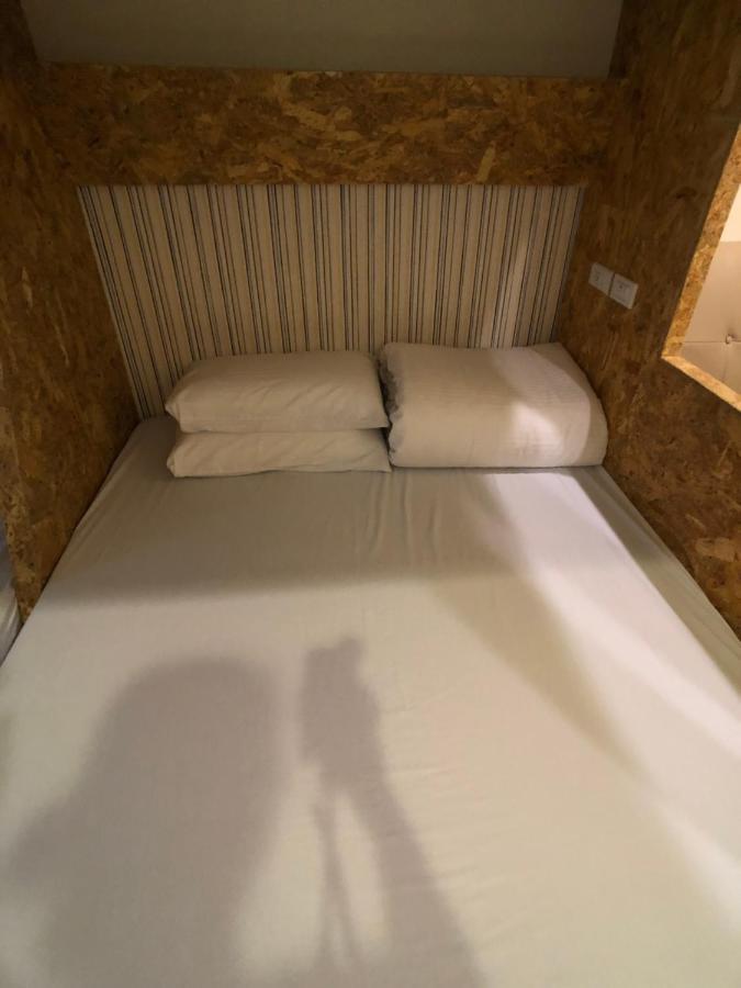 Apartamento 逢甲柏斯青年旅棧 Taichung Exterior foto