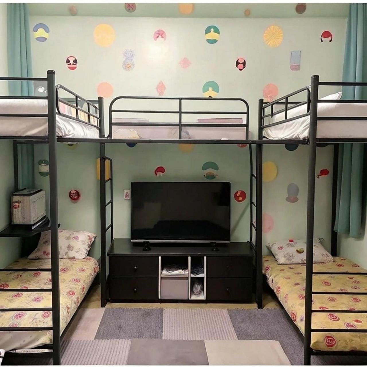 Apartamento 逢甲柏斯青年旅棧 Taichung Exterior foto