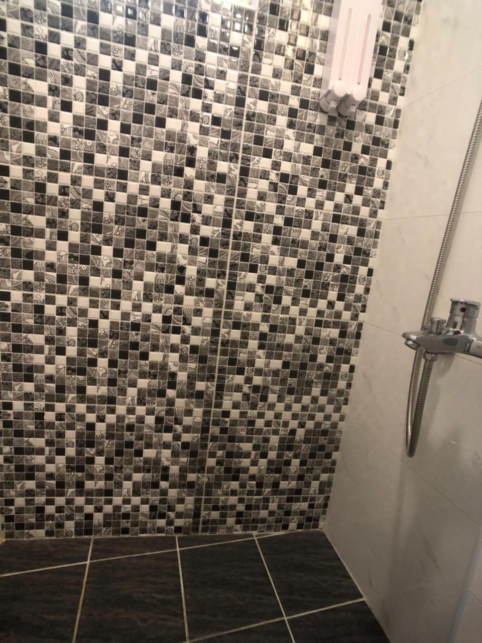 Apartamento 逢甲柏斯青年旅棧 Taichung Exterior foto