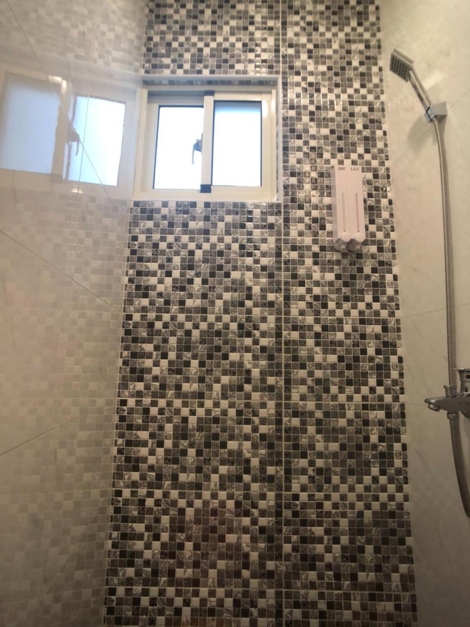 Apartamento 逢甲柏斯青年旅棧 Taichung Exterior foto